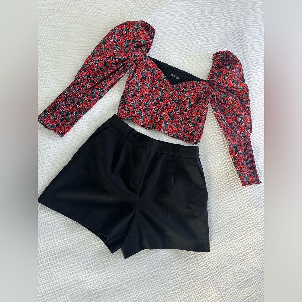 Zara- Shorts M